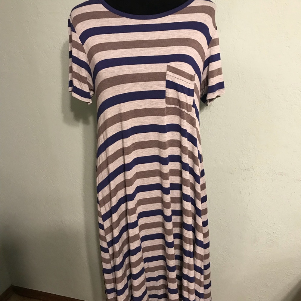 LuLaRoe Carly dress 👗